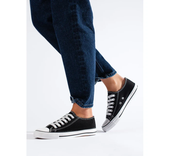 Krásné dámské černé tenisky bez podpatku Krásné dámské černé tenisky bez podpatku