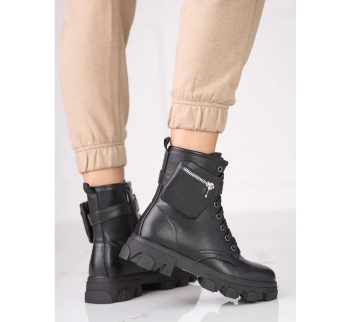 Jedinečné kotníčkové boty dámské černé na plochém podpatku Jedinečné kotníčkové boty dámské černé na plochém podpatku