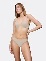 BODY MAKE-UP ILLUSION – Neviditelná zaoblená tanga s termoregulací Triumph