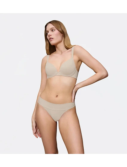 BODY MAKE-UP ILLUSION – Neviditelná zaoblená tanga s termoregulací Triumph