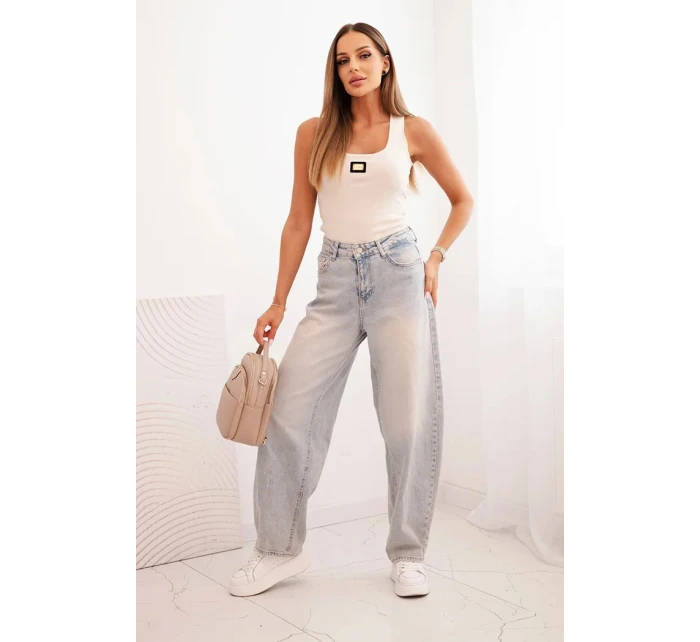 Dámská pruhovaná top na ramínkách s ozdobnou nášivkou béžová Dámská pruhovaná top na ramínkách s ozdobnou nášivkou béžová