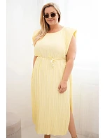 Dámské šaty Plus Size z viskózy, plisované s vázáním žlutá Dámské šaty Plus Size z viskózy, plisované s vázáním žlutá