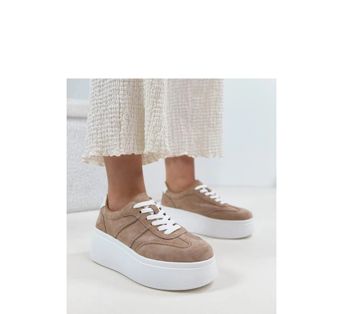 Sportovní boty na platformě model 226587 Solea