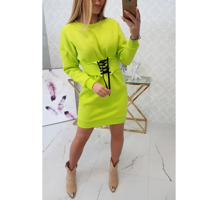 Zateplené šaty s ozdobným páskem pistácie