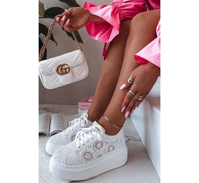 dámské tenisky na platformě bílé model 21937677 - Boto