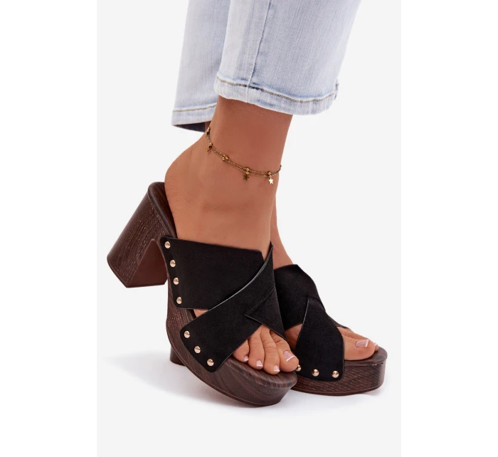 Dámské sandály na podpatku se zlatými přezkami Černé model 21951481 - Boto