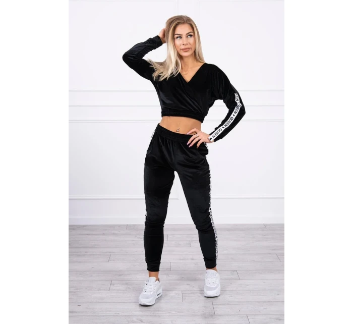 Velurová souprava s nápisem Queen black Velurová souprava s nápisem Queen black