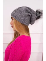 Sandra model 18750729 tmavě šedá fleecová čepice - K-Fashion Sandra model 18750729 tmavě šedá fleecová čepice - K-Fashion