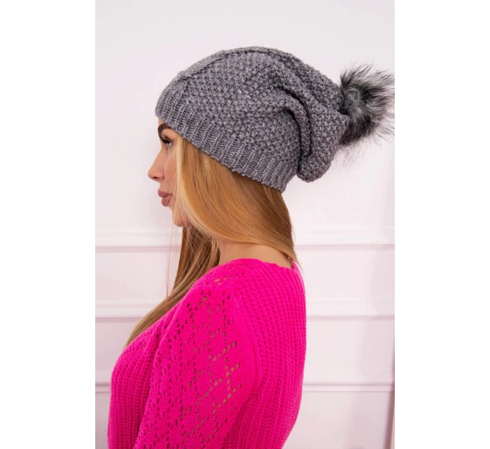 Sandra model 18750729 tmavě šedá fleecová čepice - K-Fashion Sandra model 18750729 tmavě šedá fleecová čepice - K-Fashion