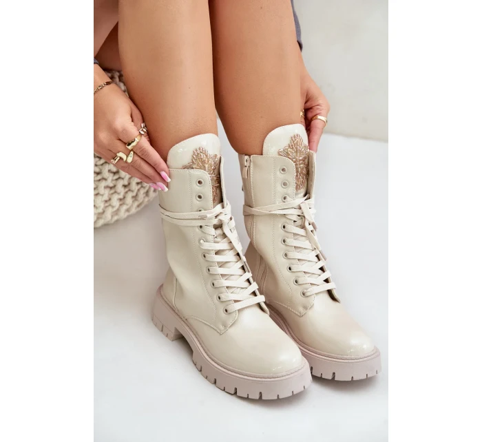 Lakované Zateplené Kotníkové Boty Workery s Ozdobou Béžové Kelilea Lakované Zateplené Kotníkové Boty Workery s Ozdobou Béžové Kelilea
