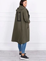 Kaki bunda s kapucí nadměrné velikosti