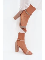 Lesklé Dámské Sandály Na Podpatku Růžové Zlato model 21704008 - Boto Lesklé Dámské Sandály Na Podpatku Růžové Zlato model 21704008 - Boto