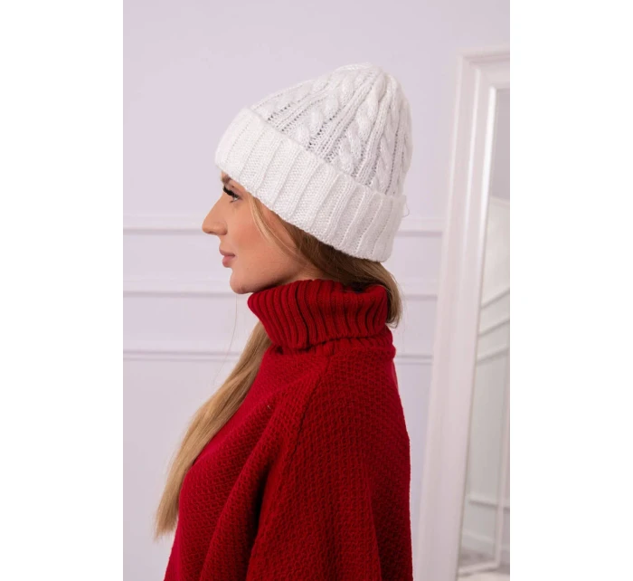 Ariana ecru čepice s lemem model 18751461 - K-Fashion Ariana ecru čepice s lemem model 18751461 - K-Fashion