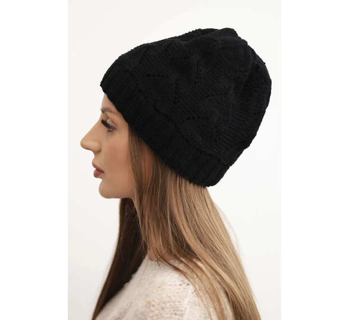 Dámská zimní čepice s vlnou a strukturální pleteninou K432 černá