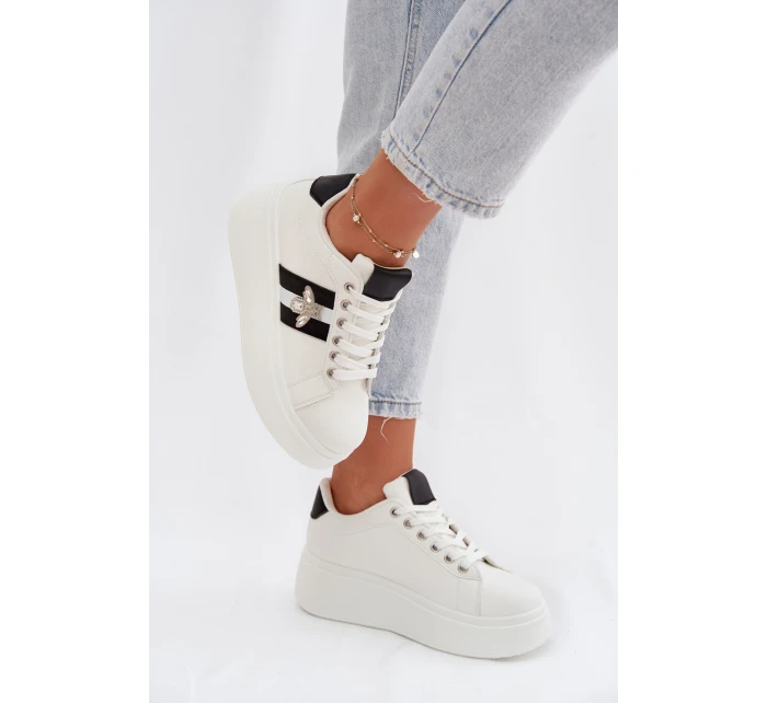 Dámské tenisky na platformě s bílým přívěskem Palvessa Dámské tenisky na platformě s bílým přívěskem Palvessa