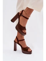 Dámské sandály na podpatku a platformě z eko semiše čokoládové model 21943409 - Boto