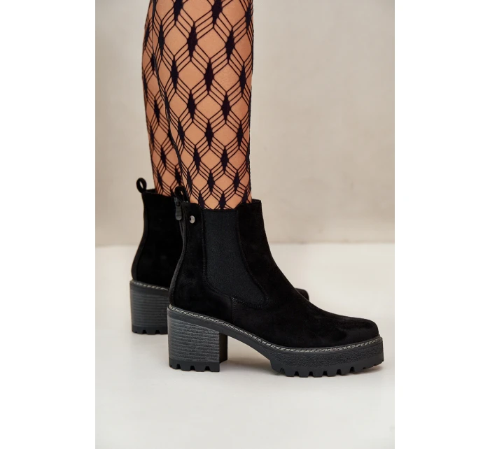 Dámské Botky Zateplené Na Podpatku Eko Semišové Černé Irissinae Dámské Botky Zateplené Na Podpatku Eko Semišové Černé Irissinae