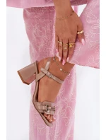 Kožené lakované dámské sandály na podpatku béžové Mevonelle