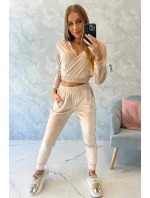 Velurová souprava s nápisem Queen beige Velurová souprava s nápisem Queen beige