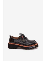 Kožené dámské lakované polobotky model 21712382 Černé - Artiker