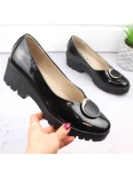 Dámské lakované polobotky se zdobením model 21904556 - FILIPPO Dámské lakované polobotky se zdobením model 21904556 - FILIPPO