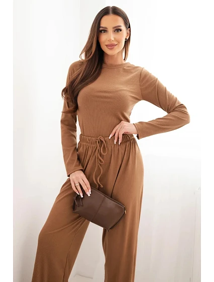 Dámský viskózový komplet s halenkou a širokými kalhotami camelový