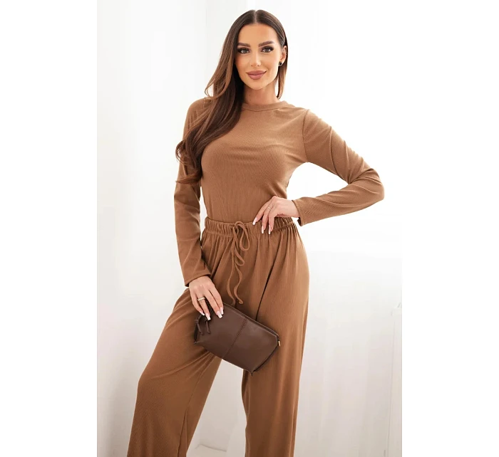 Dámský viskózový komplet s halenkou a širokými kalhotami camelový