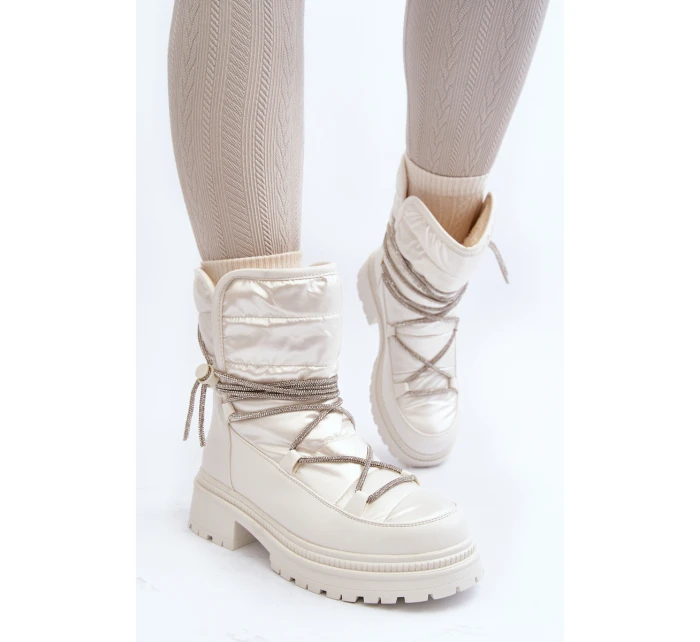 Dámské bílé zimní boty s ozdobným šněrováním Rilana Dámské bílé zimní boty s ozdobným šněrováním Rilana