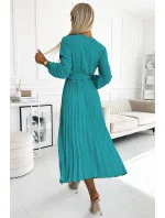 Dámské plisované midi šaty v mořské barvě s výstřihem, dlouhými rukávy a širokým opaskem model 22077536 - numoco basic Dámské plisované midi šaty v mořské barvě s výstřihem, dlouhými rukávy a širokým opaskem model 22077536 - numoco basic