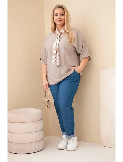 Dámská viskózová halenka plus size s krátkým rukávem a ozdobným šátkem fango