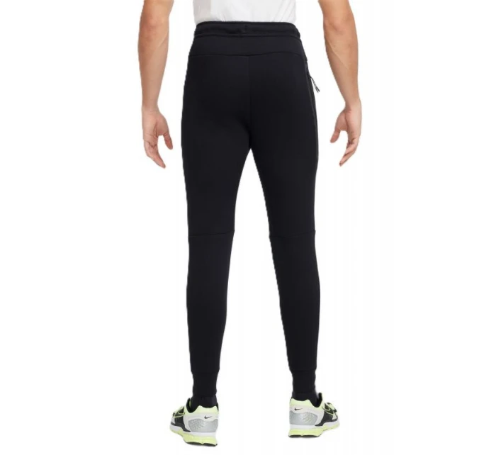 Kalhoty Nike Techfit Fleece Jogger M HV0959-010 Kalhoty Nike Techfit Fleece Jogger M HV0959-010