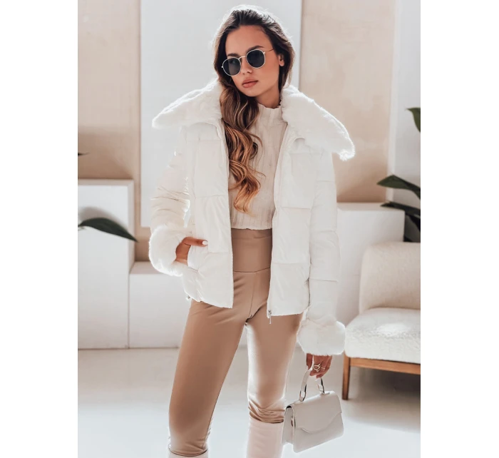 Dámská prošívaná krátká bunda s kožešinou bílá Dstreet model 21991222 - FashionStreet