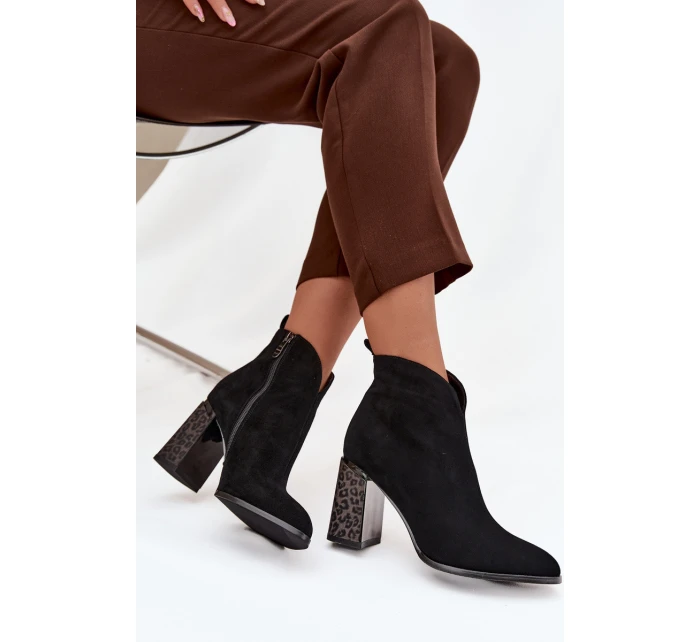 Kožené semišové dámské kotníkové boty na podpatku s Černé model 21711901 - Boto