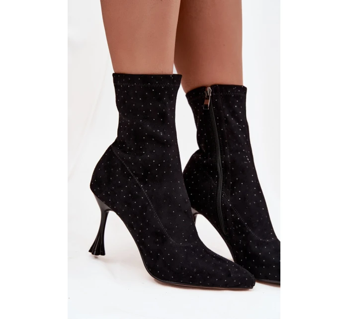 Dámské kotníkové boty na jehlovém podpatku D&A – černé Dámské kotníkové boty na jehlovém podpatku D&A – černé