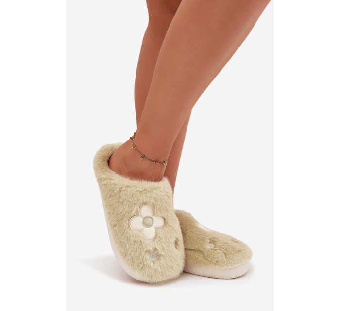 Dámské chlupaté papuče s květinami – pistáciové Selinne Dámské chlupaté papuče s květinami – pistáciové Selinne