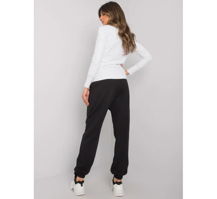 Souprava RV KMPL 7338.07X bílá a černá Souprava RV KMPL 7338.07X bílá a černá