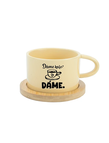 DÁME KAFE? DÁME. - žlutý hrníček makronka 200 ml DÁME KAFE? DÁME. - žlutý hrníček makronka 200 ml