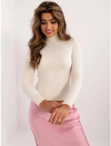 Dámský svetr v krémové barvě s rolákem (1909) Dámský svetr v krémové barvě s rolákem (1909)