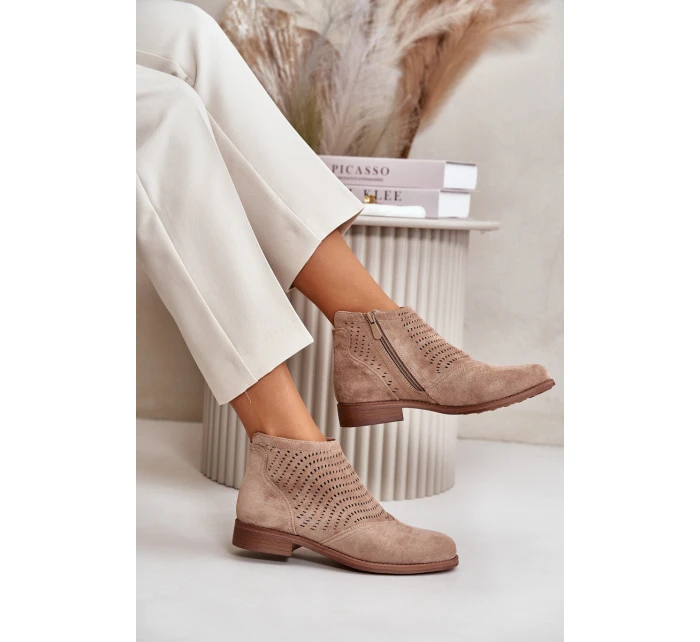 Dámské boty na plochém podpatku perforované béžové S.Barski HY42-076 Dámské boty na plochém podpatku perforované béžové S.Barski HY42-076