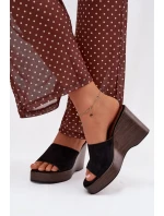 Dámské pantofle na platformě Černé model 21919251 - Boto