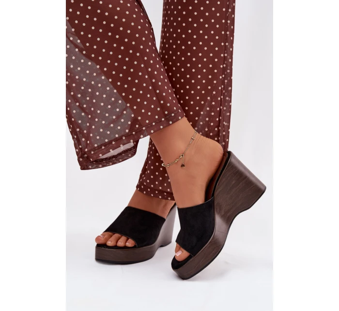 Dámské pantofle na platformě Černé model 21919251 - Boto