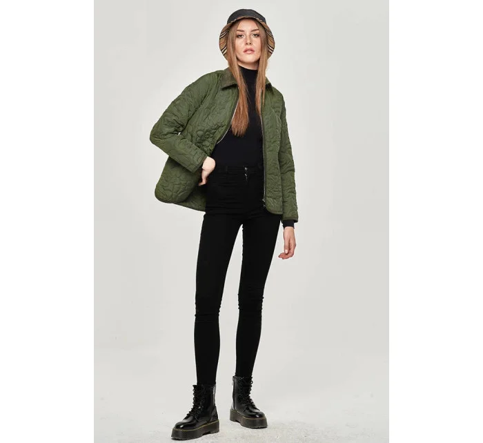 Tenká zelená dámská bunda s ozdobným prošíváním (JIN226) Tenká zelená dámská bunda s ozdobným prošíváním (JIN226)