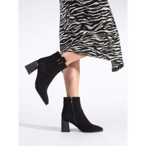 Luxusní černé kotníčkové boty dámské na plochém podpatku Luxusní černé kotníčkové boty dámské na plochém podpatku