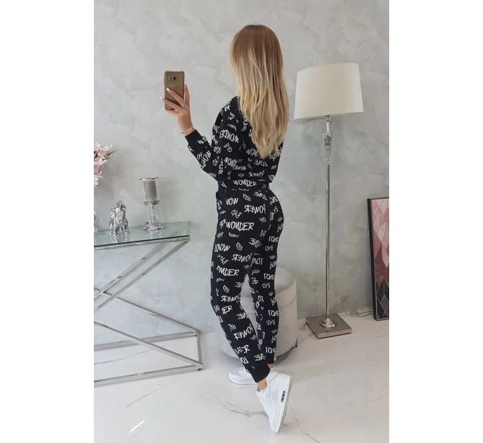 Sada s černými nápisy Sada s černými nápisy