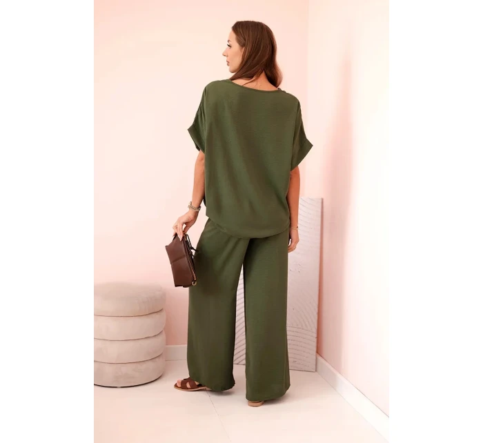 Dámský komplet z viskózy s ozdobným květem a širokými kalhotami - khaki Dámský komplet z viskózy s ozdobným květem a širokými kalhotami - khaki