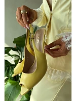 Ženské sandály na podpatku žluté Sevina