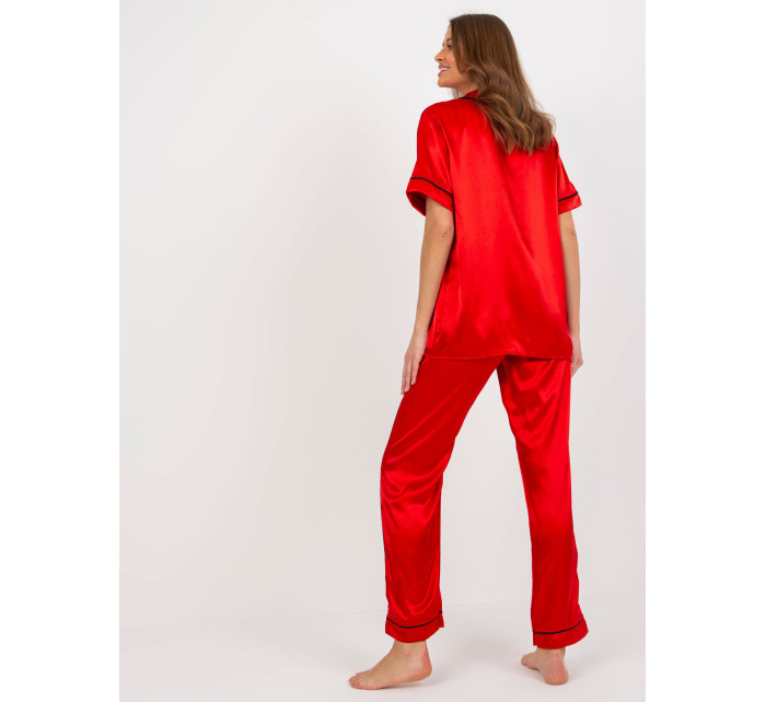 Červené dámské saténové pyžamo s košilí a kalhotami