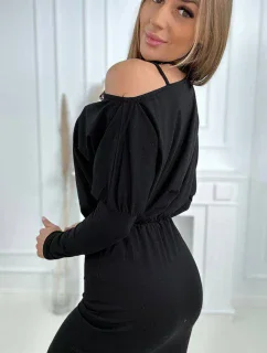 Šaty se zdobením na ramenou černé