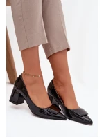 Dámské lakované lodičky na blokovém podpatku s ozdobou Isoline – černé Dámské lakované lodičky na blokovém podpatku s ozdobou Isoline – černé