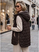 Dlouhá prošívaná dámská vesta s kapucí, hnědá, FashionStreet TY5921 Dlouhá prošívaná dámská vesta s kapucí, hnědá, FashionStreet TY5921